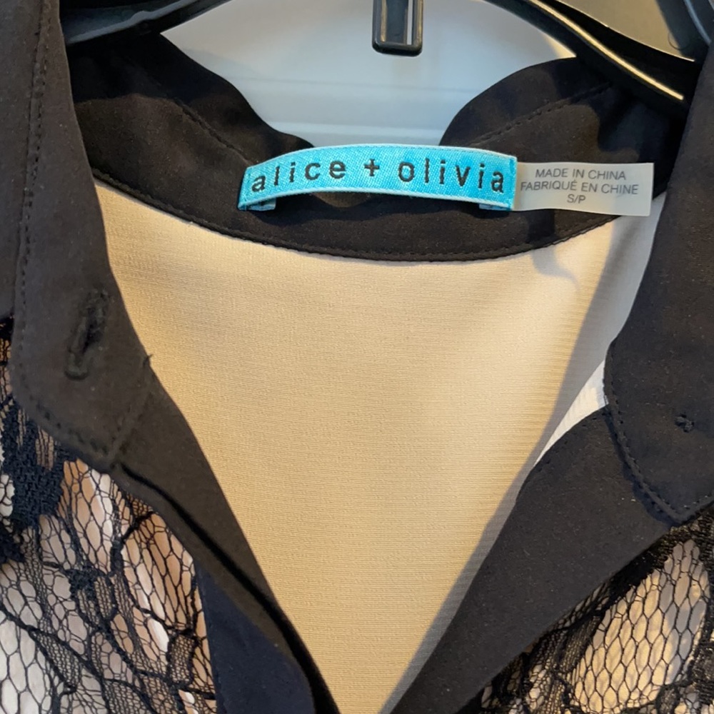 ALICE + OLIVIA Lace Collared Button Down Top - Picture 4 of 7
